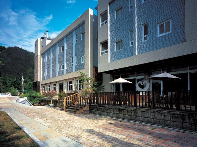 The Solas Hot Spring Resort Nantou Exteriör bild